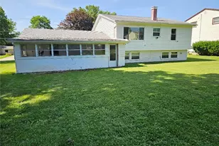 3890 Ayrshire Dr, Youngstown, OH 44511 - Photo 3