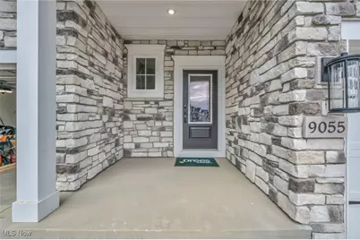 9055 Ledge View Terrace, Grandview Heights, OH 44147 - Photo 3