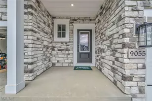 9055 Ledge View Ter, Grandview Heights, OH 44147 - Photo 3