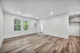 9055 Ledge View Ter, Grandview Heights, OH 44147 - Photo 9