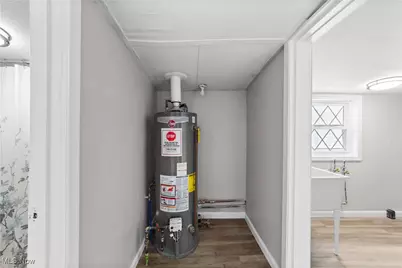 7686 Pinehurst Drive, Mentor on the Lake, OH 44060 - Photo 15