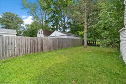 7686 Pinehurst Drive, Mentor on the Lake, OH 44060 - Photo 29