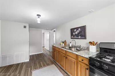 7686 Pinehurst Drive, Mentor on the Lake, OH 44060 - Photo 11