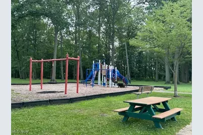 330 Inwood Boulevard, Avon Lake, OH 44012 - Photo 11