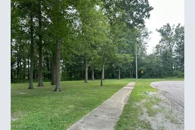 330 Inwood Boulevard, Avon Lake, OH 44012 - Photo 13