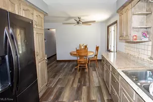 456 Sycamore Dr, Campbell, OH 44405 - Photo 11