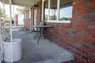 456 Sycamore Dr, Campbell, OH 44405 - Photo 3