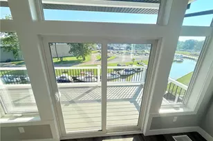 2048 Forest Dr, Eastlake, OH 44095 - Photo 25