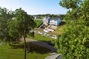 2048 Forest Dr, Eastlake, OH 44095 - Photo 47