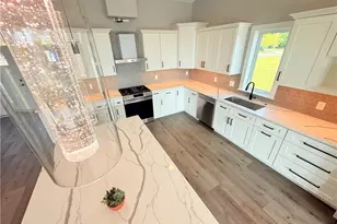 2048 Forest Dr, Eastlake, OH 44095 - Photo 15