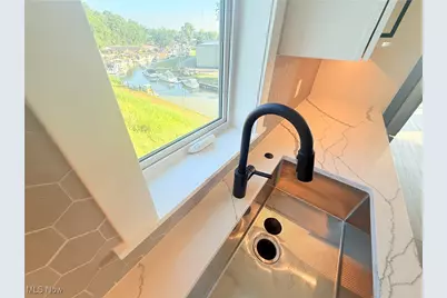 2048 Forest Drive, Eastlake, OH 44095 - Photo 17