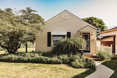 204 W Union Avenue, West Lafayette, OH 43845 - Photo 1