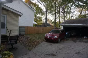 881 Stoner St, Akron, OH 44320 - Photo 17