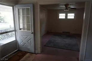 881 Stoner St, Akron, OH 44320 - Photo 3