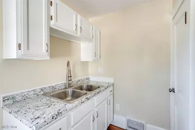 567 E Cuyahoga Falls Avenue, Akron, OH 44310 - Photo 25