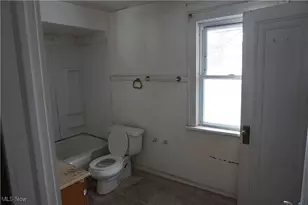 1088 Packard Dr, Akron, OH 44320 - Photo 9