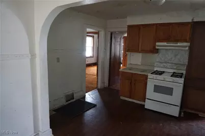 1088 Packard Drive, Akron, OH 44320 - Photo 5