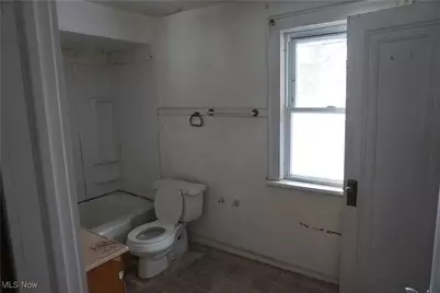 1088 Packard Drive, Akron, OH 44320 - Photo 9