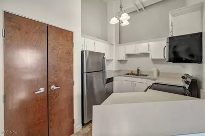 1133 W 9th Street #412, Loveland, OH 44113 - Photo 15