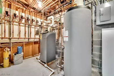 8001 Robin Lane, Brecksville, OH 44141 - Photo 39