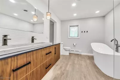 8001 Robin Lane, Brecksville, OH 44141 - Photo 37