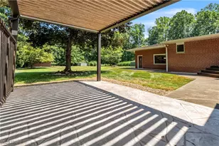 8001 Robin Ln, Brecksville, OH 44141 - Photo 9