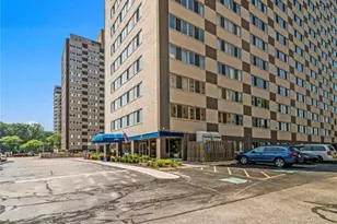 12520 Edgewater Dr, Oakwood, OH 44107 - Photo 3