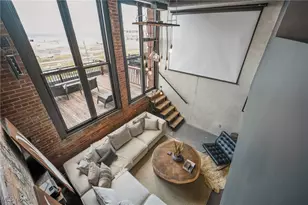 1133 W 9th St, Loveland, OH 44113 - Photo 17