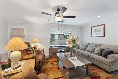 3056 Bent Creek Circle SW, Massillon, OH 44647 - Photo 7