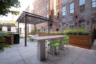 725 Johnson Ct, Loveland, OH 44113 - Photo 15