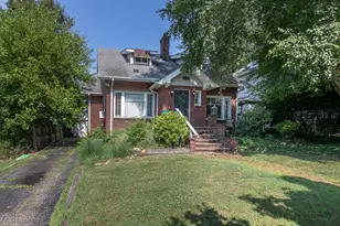 958 Woodward Ave, Akron, OH 44310 - Photo 1