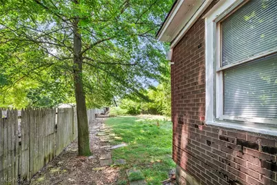 2346 Livingston Avenue, Lorain, OH 44052 - Photo 33