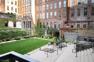 725 Johnson Ct, Loveland, OH 44113 - Photo 15