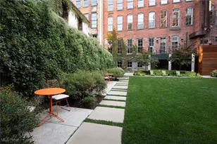 725 Johnson Ct, Loveland, OH 44113 - Photo 17