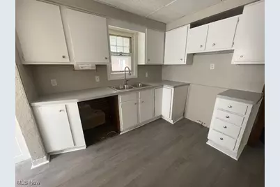 18402 Edgerton Road, Loveland, OH 44119 - Photo 5