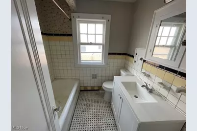 18402 Edgerton Road, Loveland, OH 44119 - Photo 11