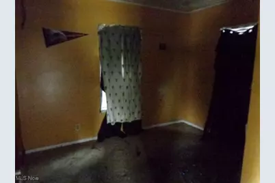 590 Flora Avenue, Akron, OH 44314 - Photo 5