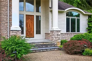 18100 Hawksmoor Way, Chagrin Falls, OH 44023 - Photo 3