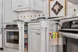 18100 Hawksmoor Way, Chagrin Falls, OH 44023 - Photo 15