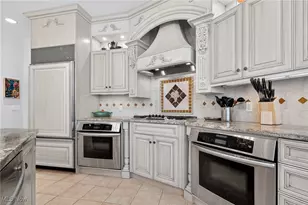 18100 Hawksmoor Way, Chagrin Falls, OH 44023 - Photo 11