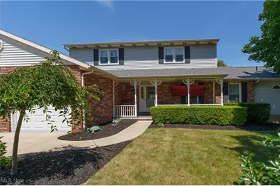 2709 Country Squire Street NW, Uniontown, OH 44685 - Photo 3