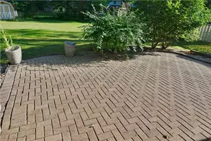 365 Sleepy Hollow Dr, Canfield, OH 44406 - Photo 3