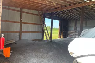 1515 Meadow Farm Church Rd, Zanesville, OH 43701 - Photo 11