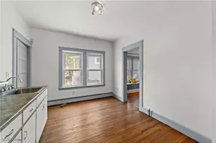 2280 W 10th St, Loveland, OH 44113 - Photo 11