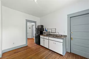 2280 W 10th St, Loveland, OH 44113 - Photo 9