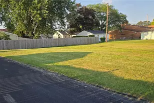 765 Wabash Ave, Zanesville, OH 43701 - Photo 1