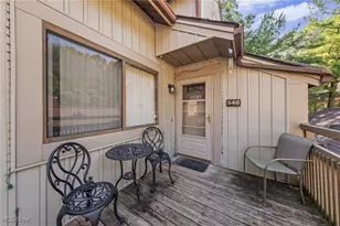 546 Meredith Ln, Cuyahoga Falls, OH 44223 - Photo 1