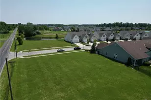 829 Robinson Dr, LaGrange, OH 44050 - Photo 9