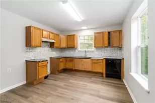 12511 Forest Ave, Loveland, OH 44120 - Photo 9