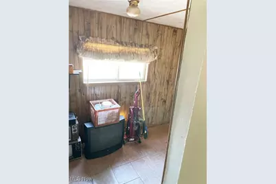 305 Grandview Ave, Mingo Junction, OH 43938 - Photo 7